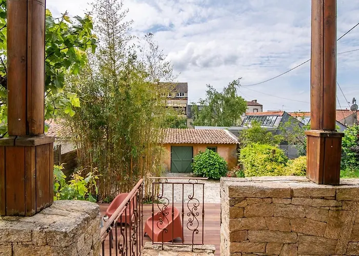 La Vesta, Et Atypique *