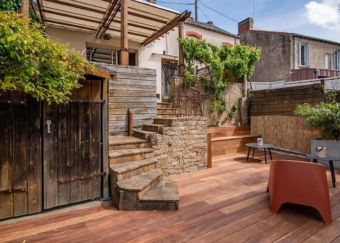 La Vesta, Et Atypique شوليه