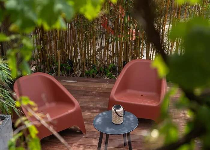 La Vesta, Et Atypique شوليه