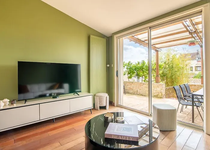 La Vesta, Et Atypique * شوليه